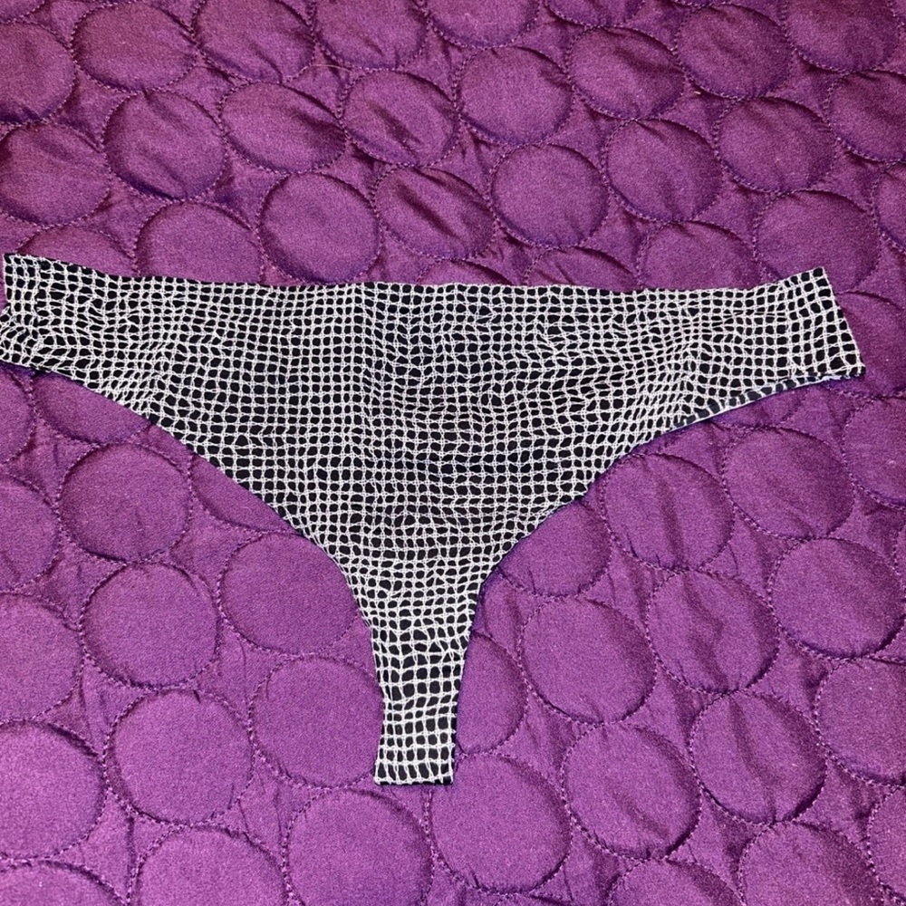 Lululemon Size Small Women’s Seamless Thong